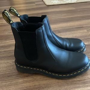 Dr. Martens 2976 Chelsea Boot